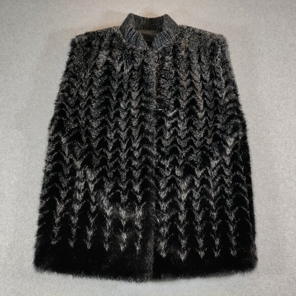 Style VI Faux Fur Vest Womens XL Black Gray Chevron Pattern Toggle Button - Picture 1 of 8